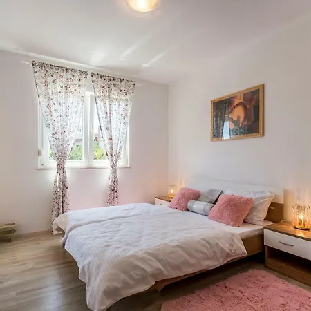 Apartment Neda